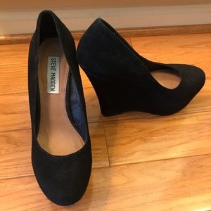 Steve Madden black wedge suede heels